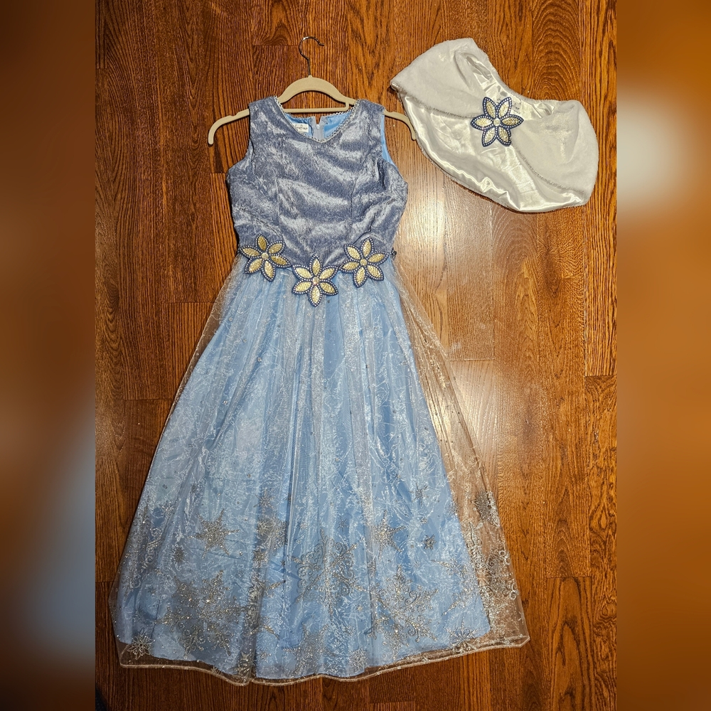 Chasing Fireflies Winter Princess with Shrug - like new!